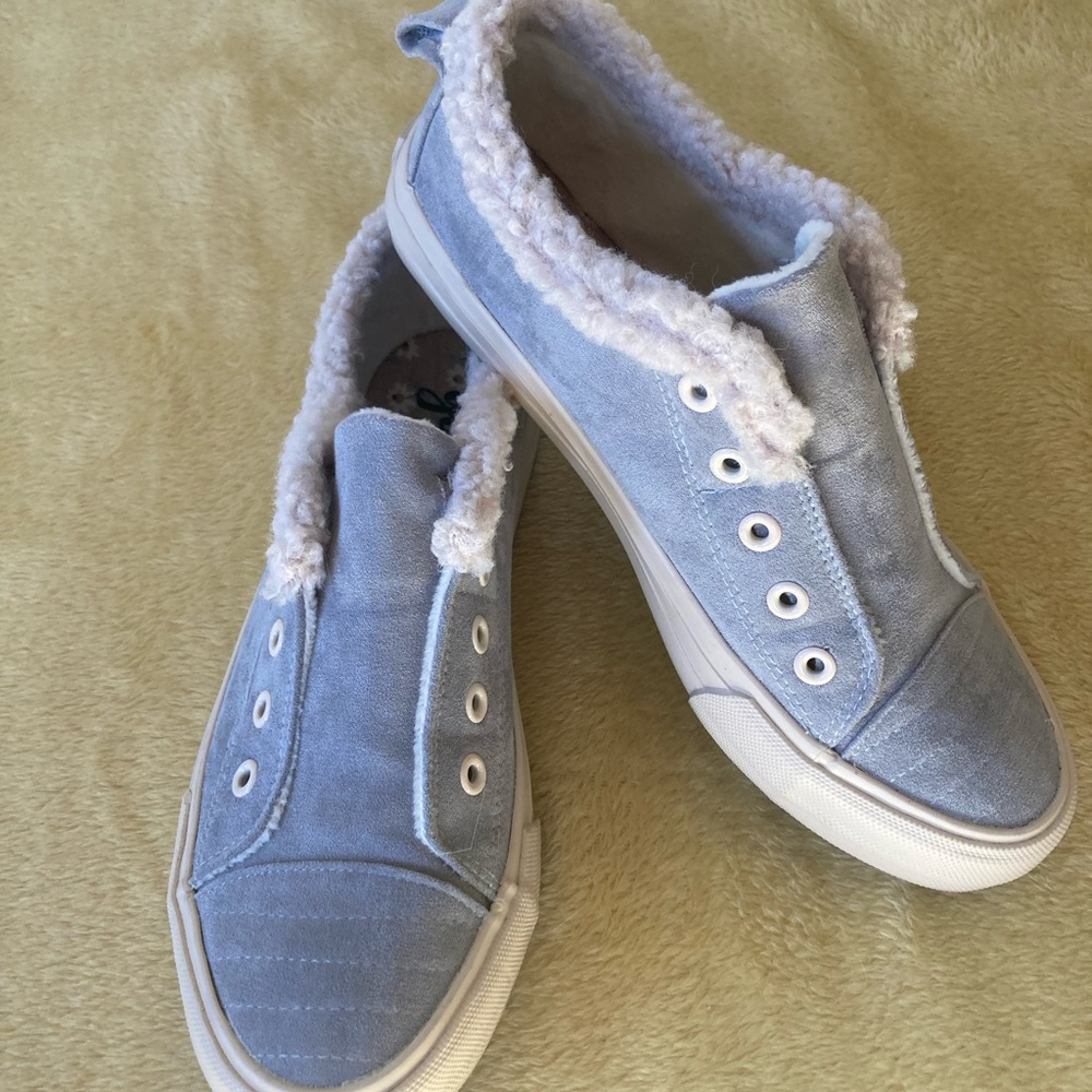 Gypsy Jazz Sherpa rim slip on shoes.